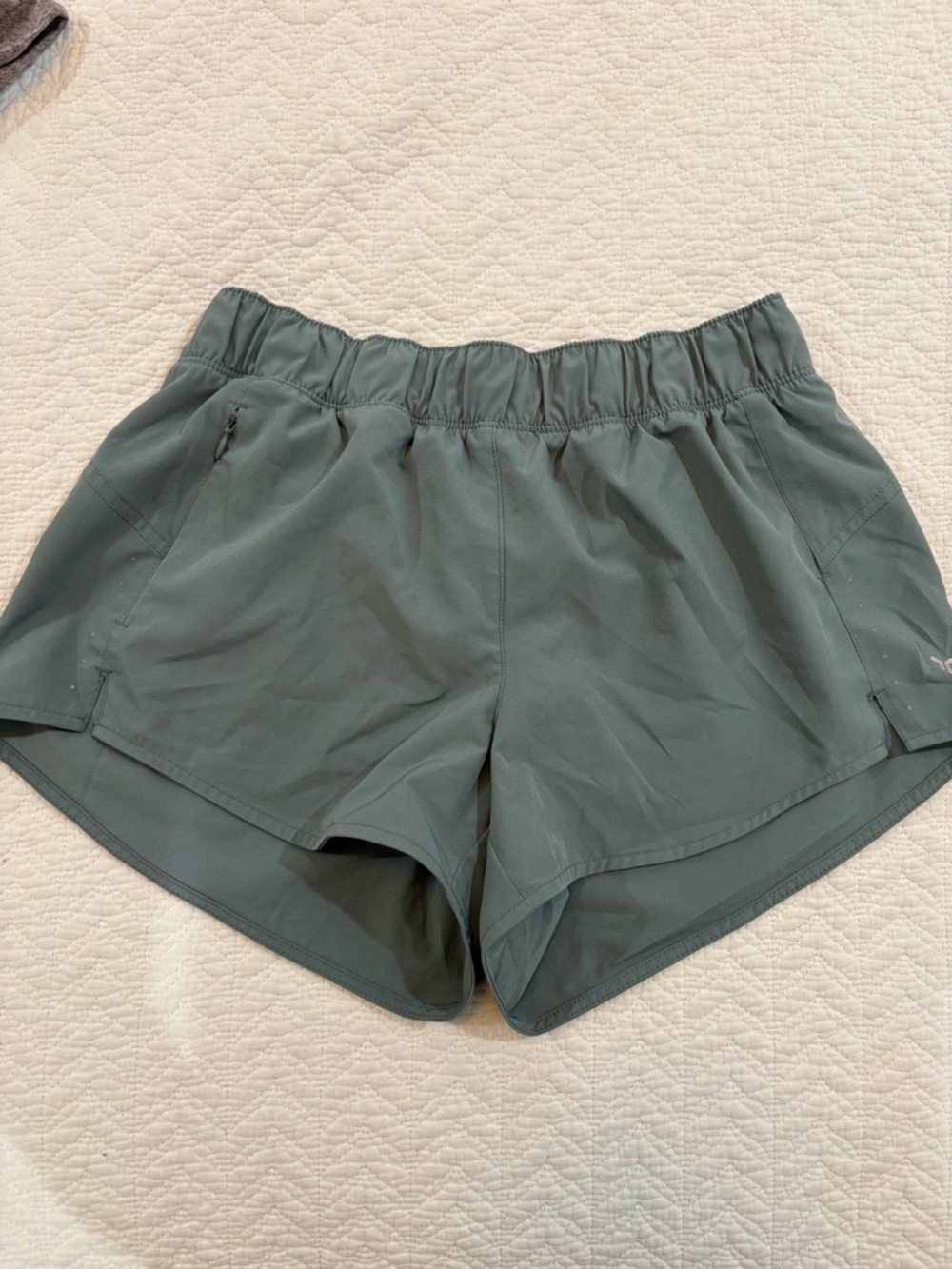 Aura Teal Ribbed Tank + Zobha Gray Crop Top + Sage Athletic Shorts by Old Navy - Picture 4 of 8